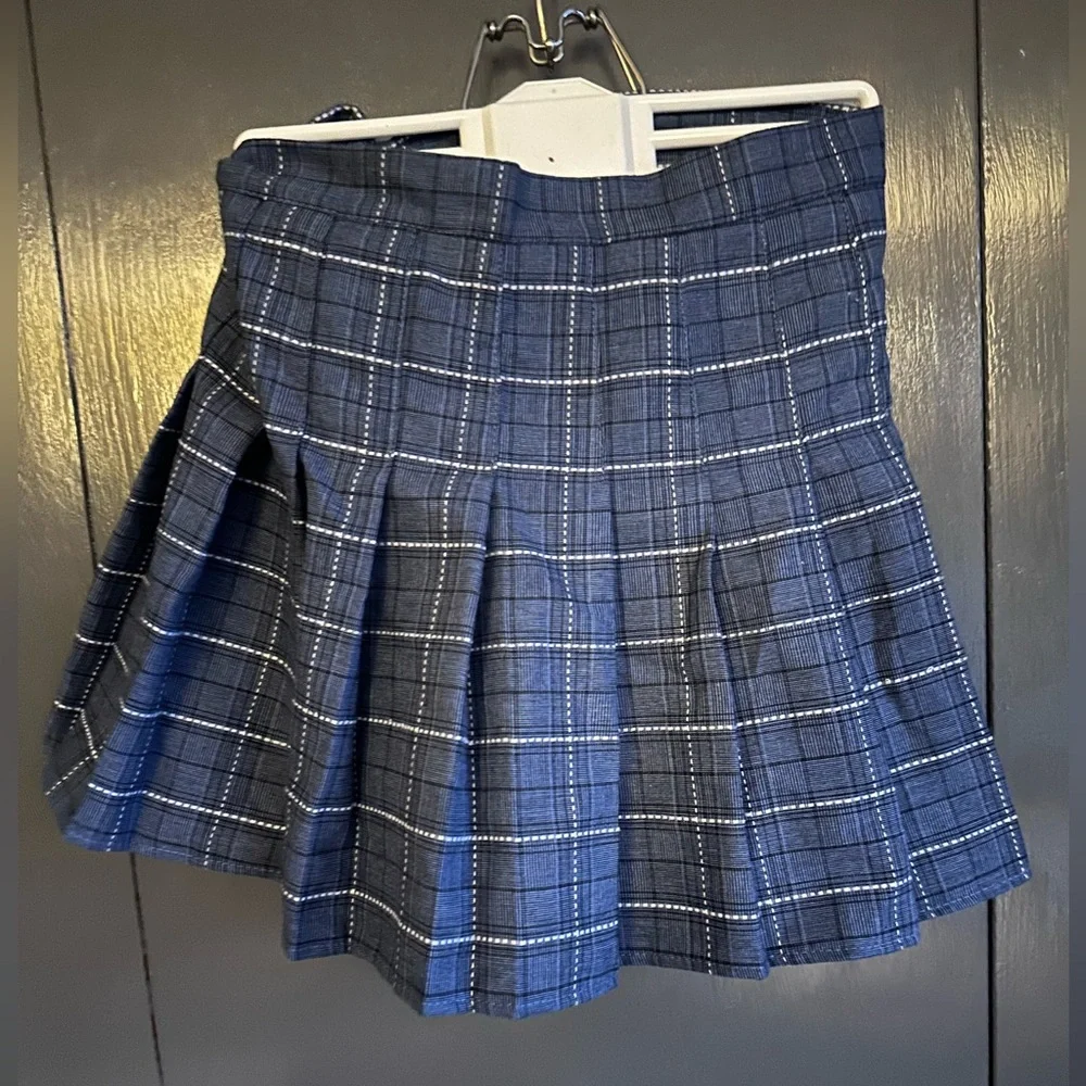 Girls 10 Blue Plaid Pleated Skirt - Picture 3 of 5